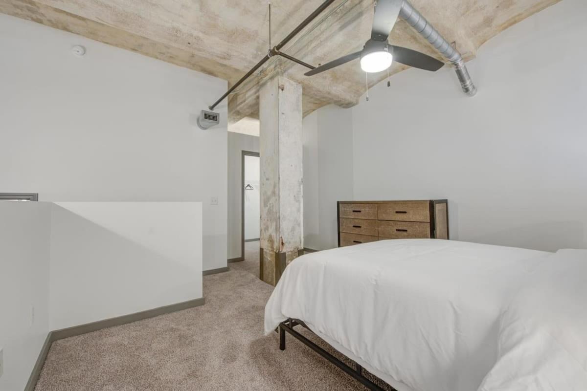 2Br 2Ba Spacious Historic Loft With Gym By Envitae Канзас-Сити Экстерьер фото