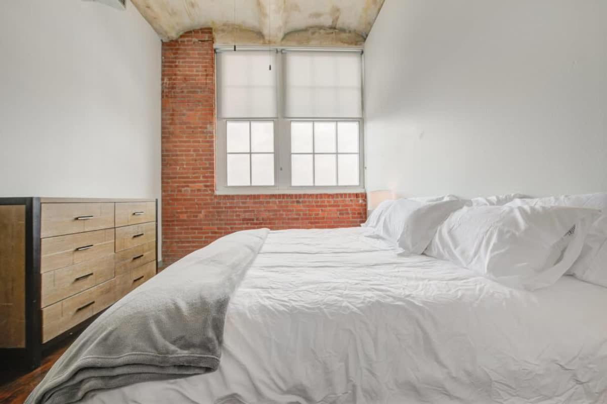 2Br 2Ba Spacious Historic Loft With Gym By Envitae Канзас-Сити Экстерьер фото