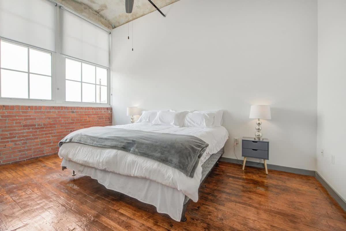 2Br 2Ba Spacious Historic Loft With Gym By Envitae Канзас-Сити Экстерьер фото