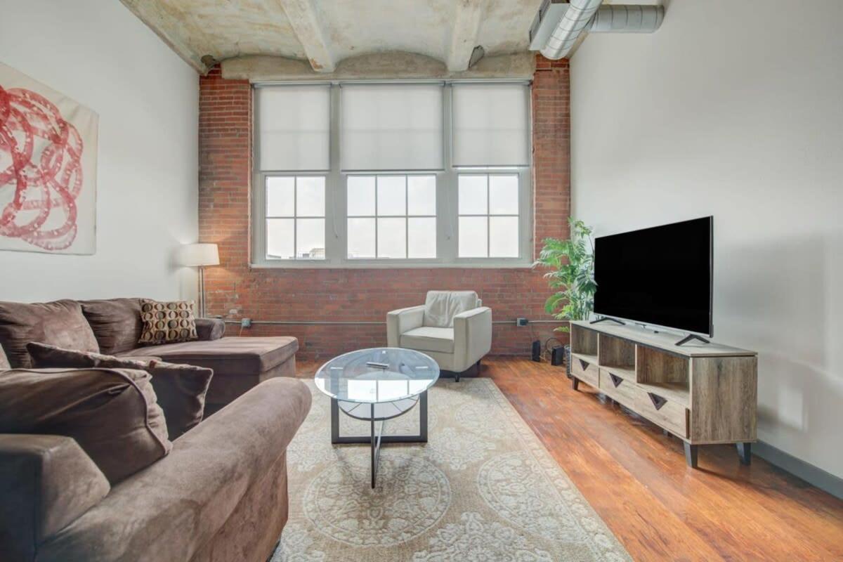 2Br 2Ba Spacious Historic Loft With Gym By Envitae Канзас-Сити Экстерьер фото